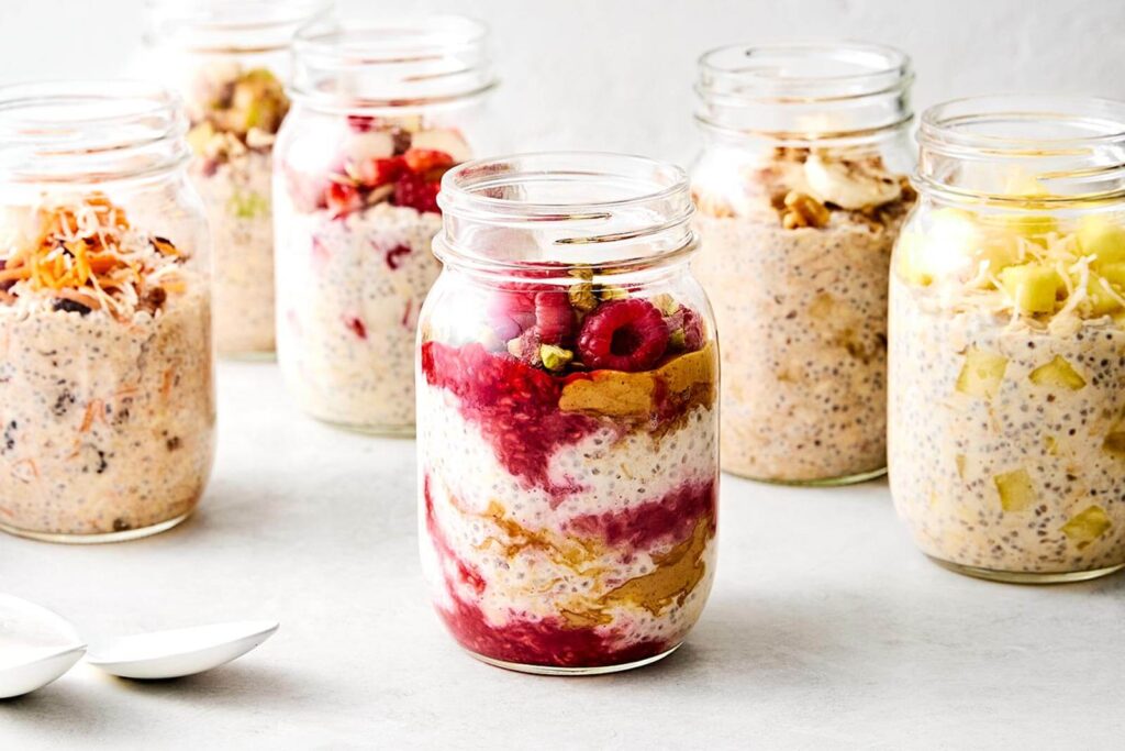 Easy Overnight Oats (6 Amazing Flavors)