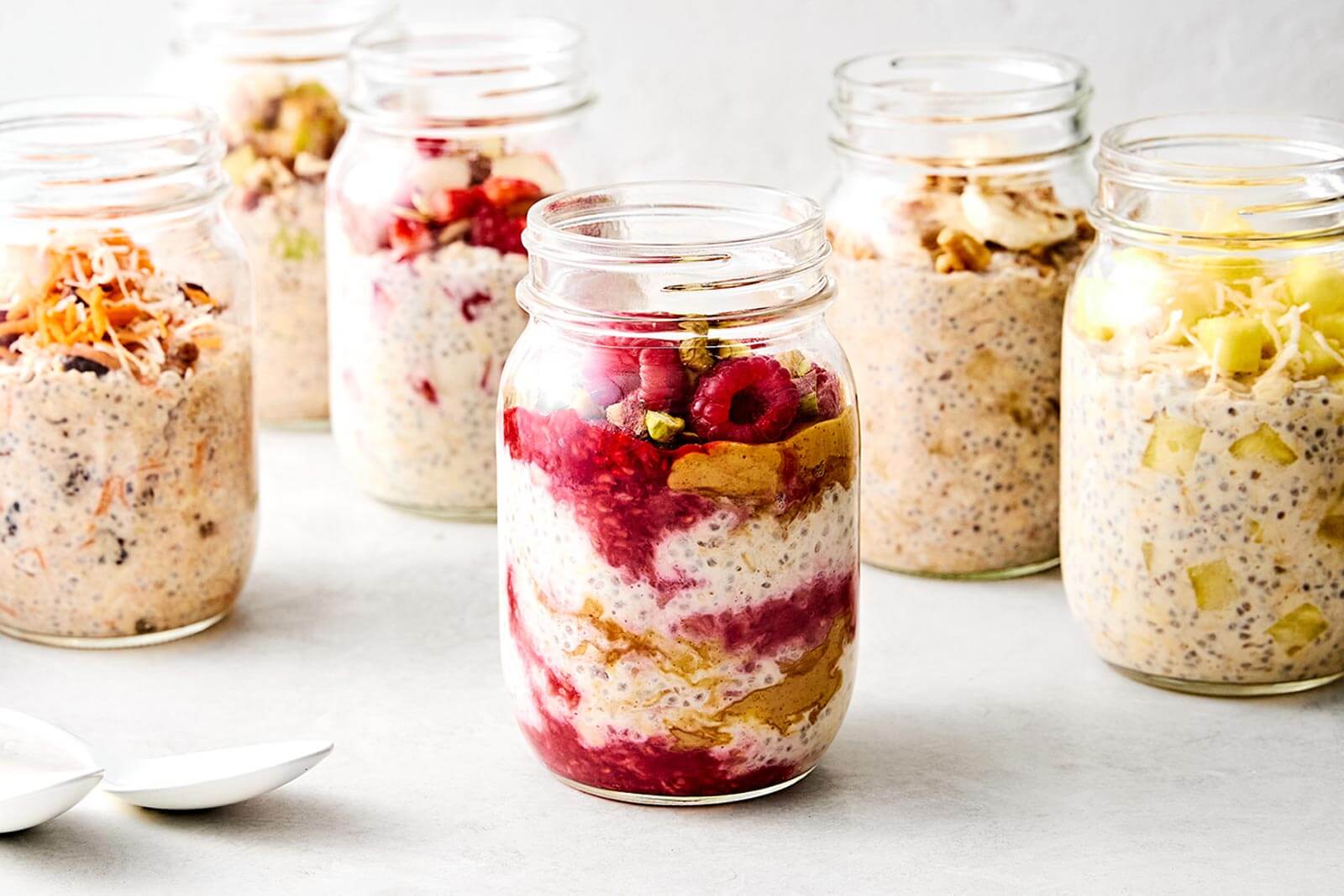 Easy Overnight Oats (6 Amazing Flavors)