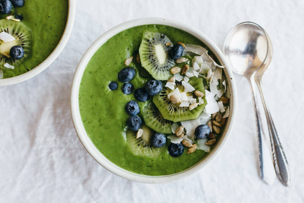 Clean green smoothie bowl
